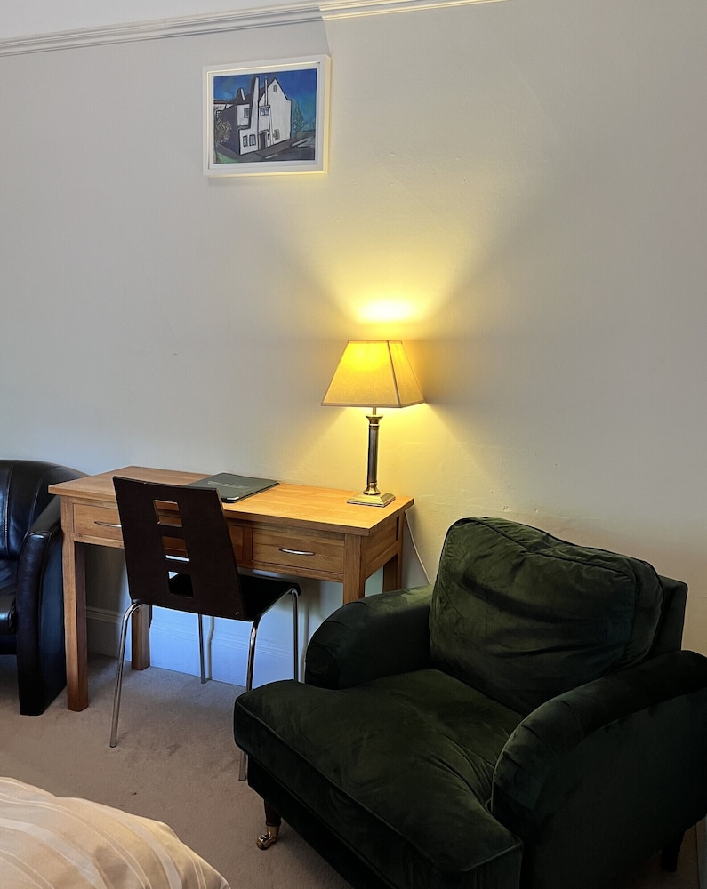 Economy Double Room, Ensuite - Photo 2