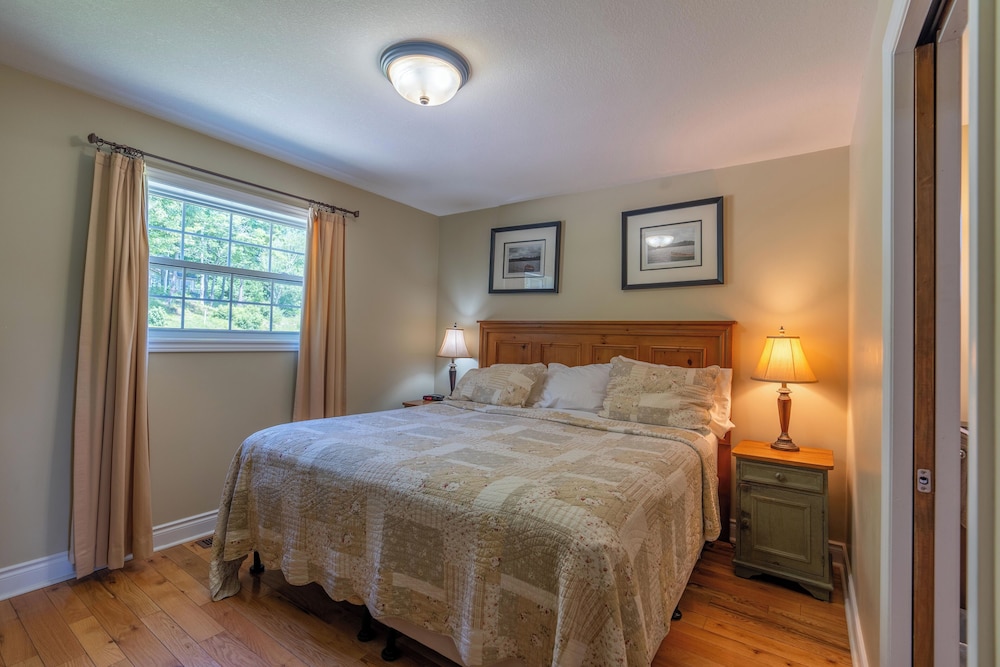 Luxury Cottage, 3 Bedrooms (Meadowvale) photo 2