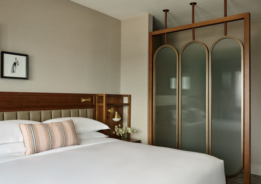 Classic Room, 1 King Bed - Photo 8
