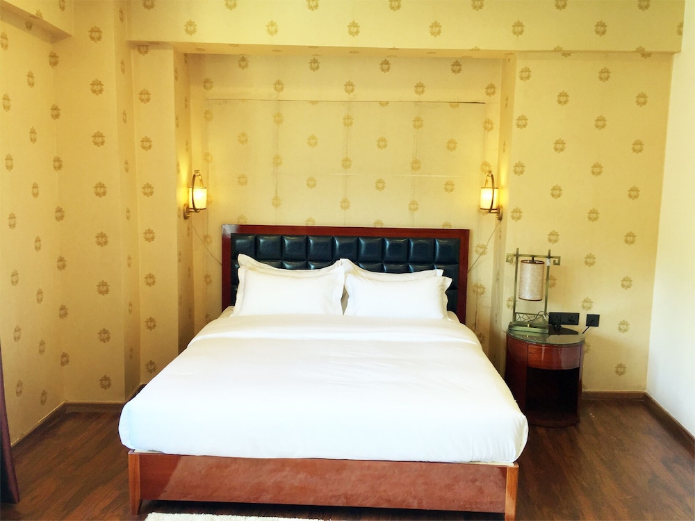 Deluxe Room - Photo 2