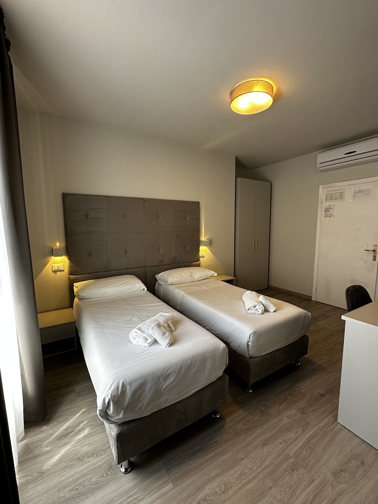 Comfort Double Or Twin Room photo 2