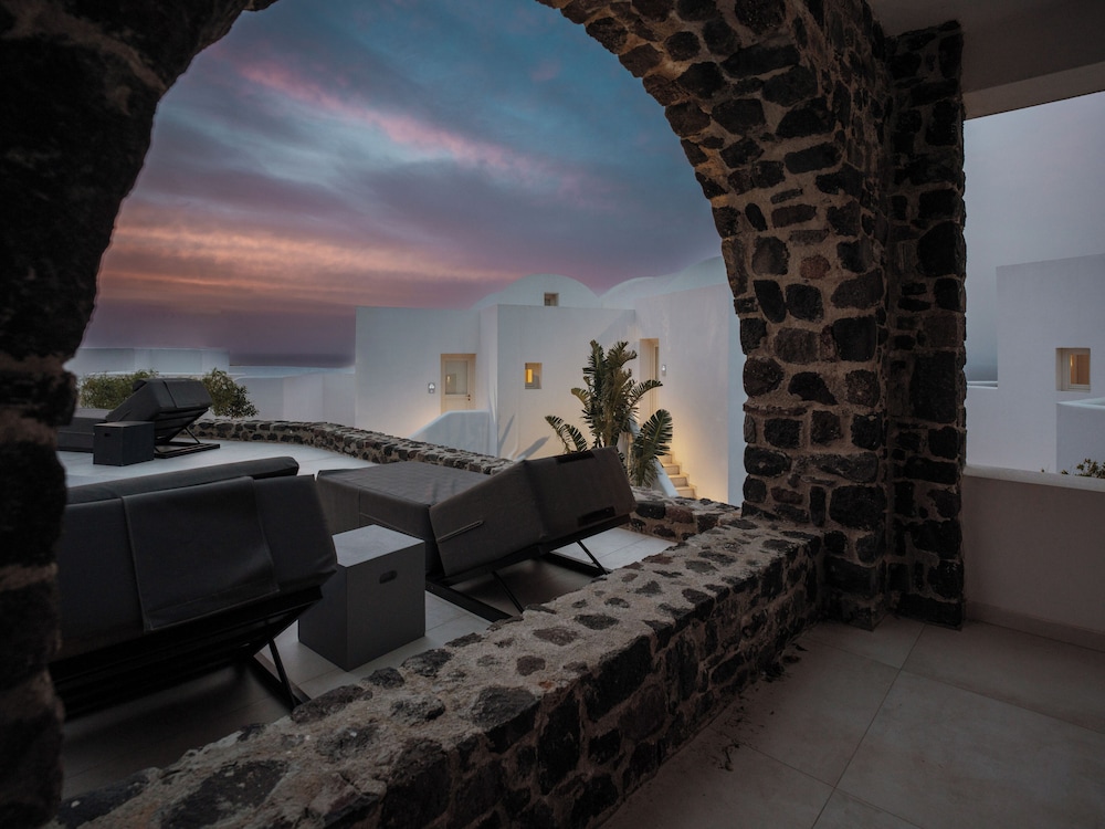 Suite (Aqua Pool) - Photo 3