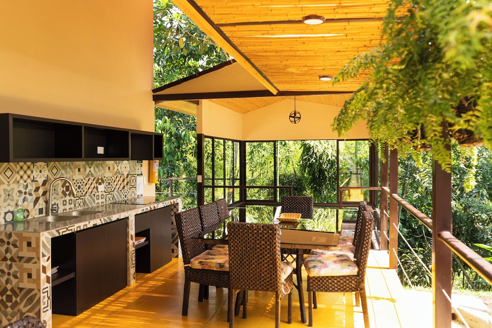 Family Cabin, Balcony, Mountainside photo 2