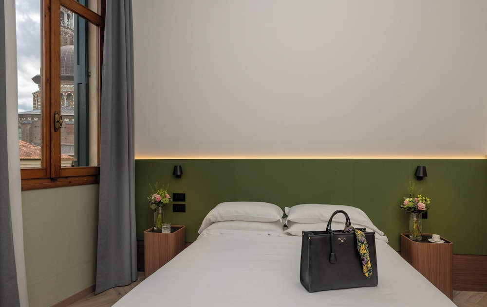 Superior Double Room, City View - Photo 2