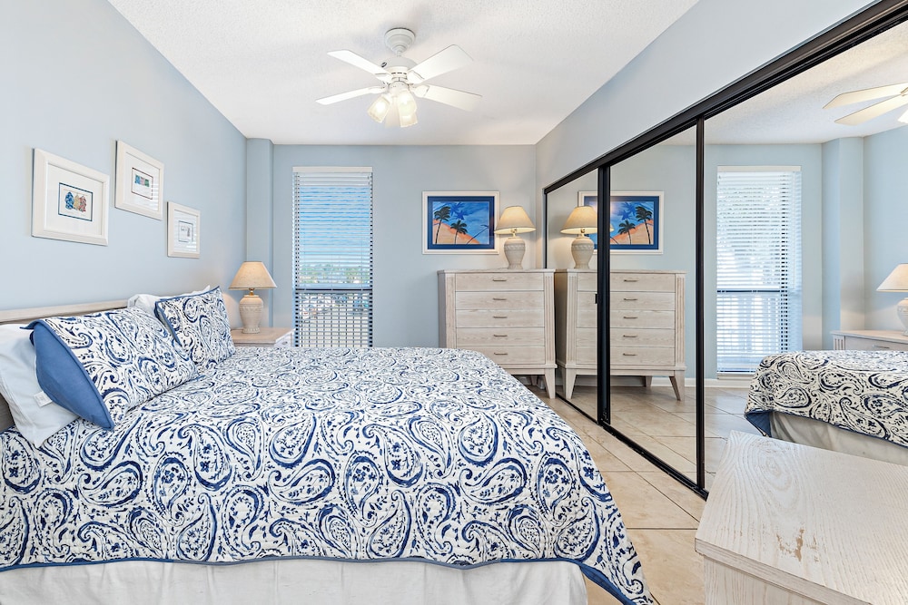 Family Condo, 3 Bedrooms, Pool Access, Beach View photo 2