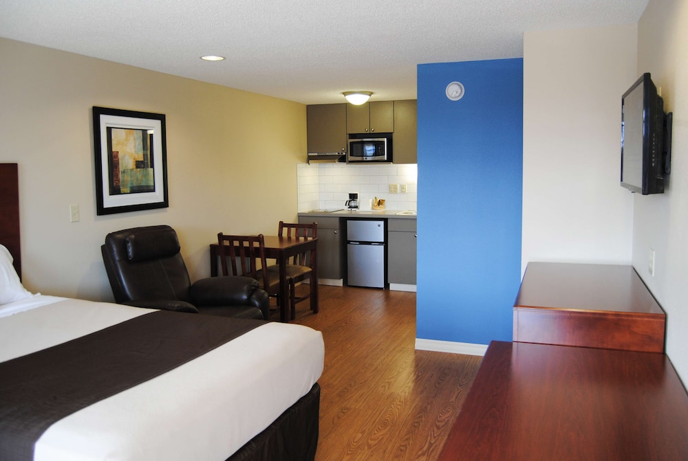 Room, 1 Double Bed, Non Smoking, Kitchenette - Photo 1