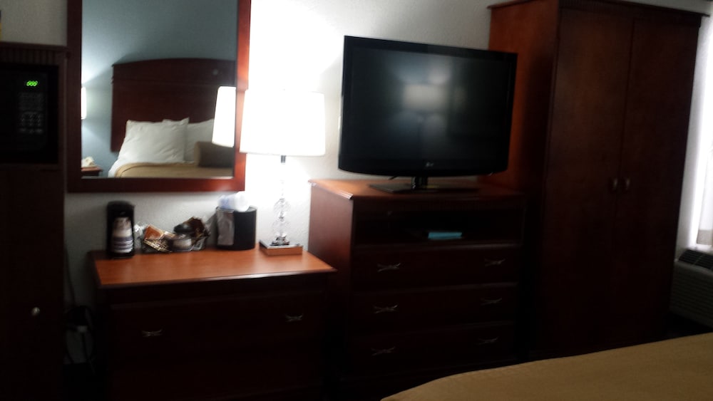 Standard Room, 2 Double Beds - Photo 3