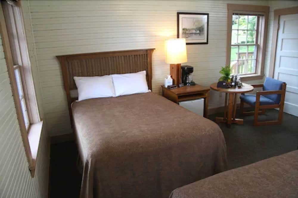 Standard Room, 2 Double Beds, Ocean View photo 1