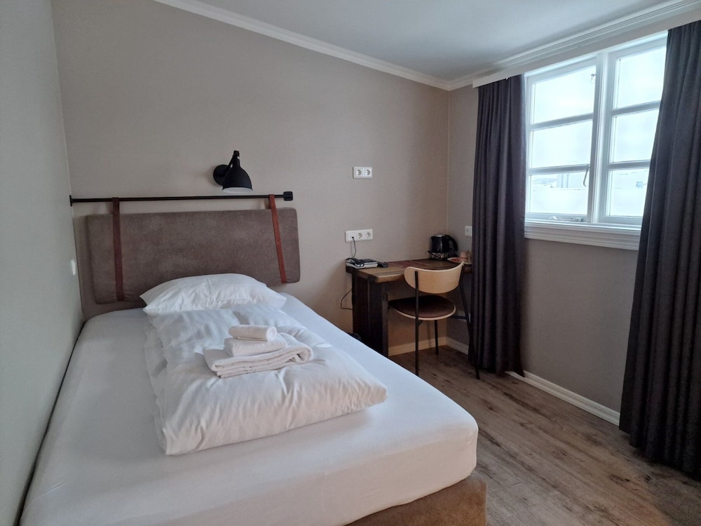 Single Room, Lake View