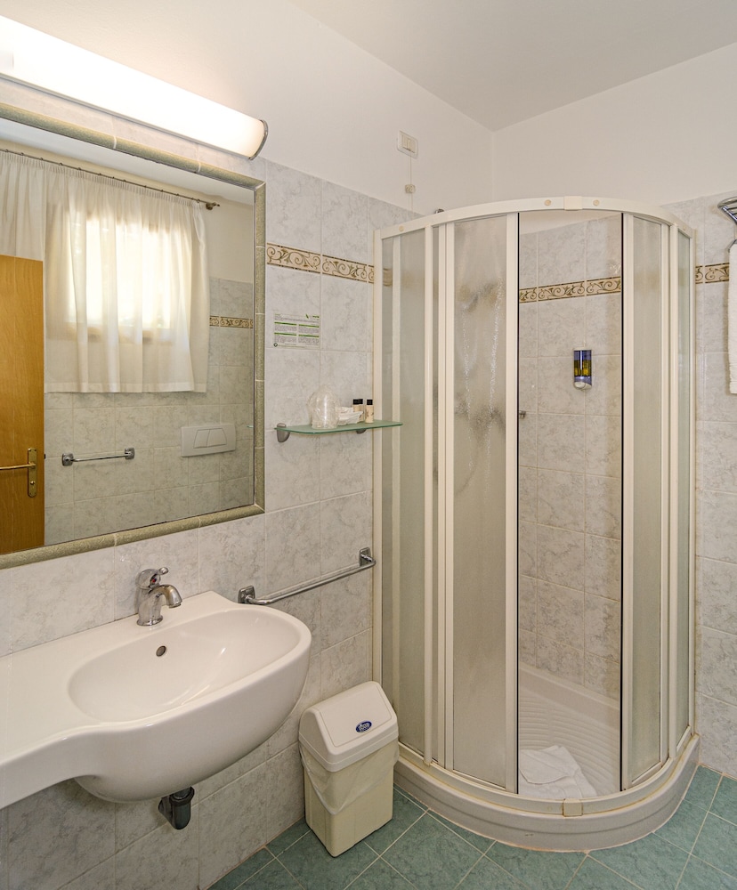 Superior Double or Twin Room photo 3