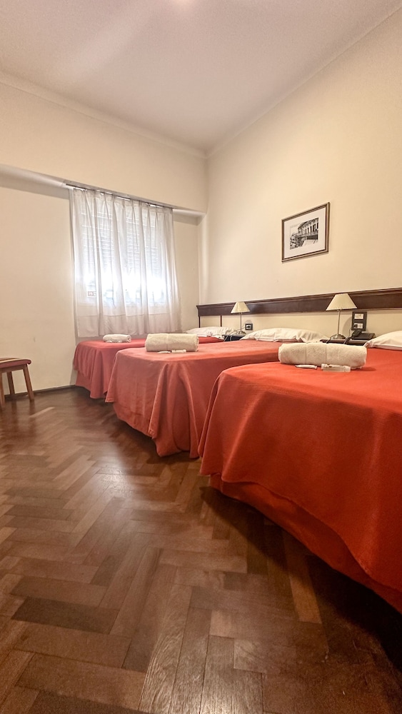 Triple Room, Multiple Beds photo 2