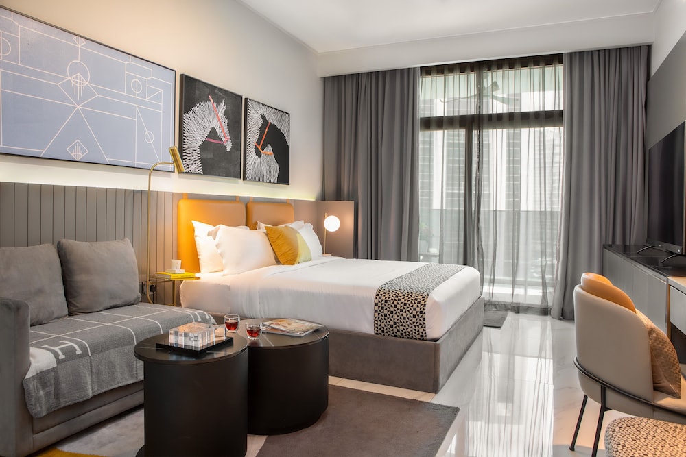 Superior Studio, 1 Queen Bed photo 1