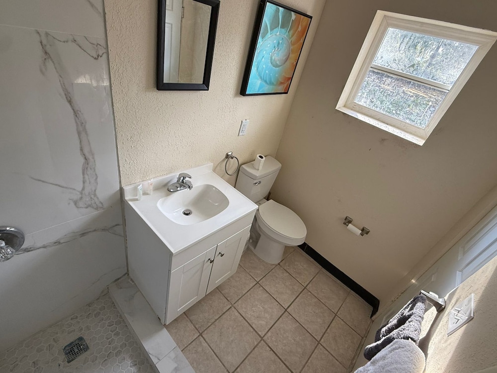 Double Room (Queen) photo 3