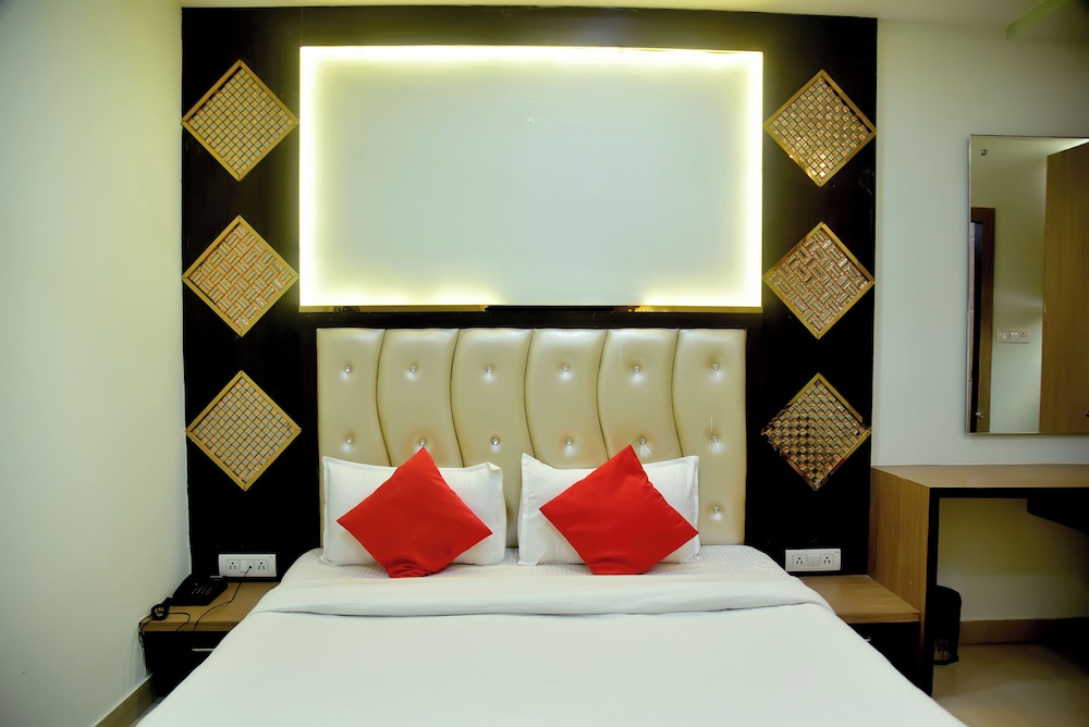 Executive Room - Photo 7