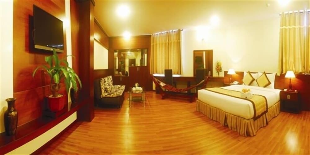 Senior Double Room, 1 King Bed photo 1