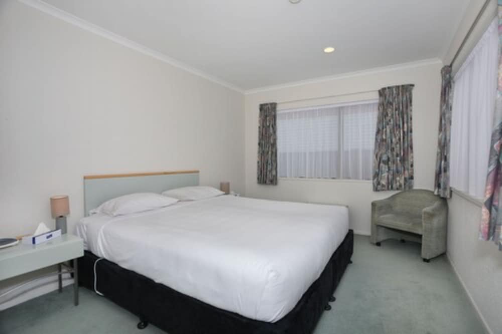 Standard Room, 1 Bedroom (Shower over Bath)