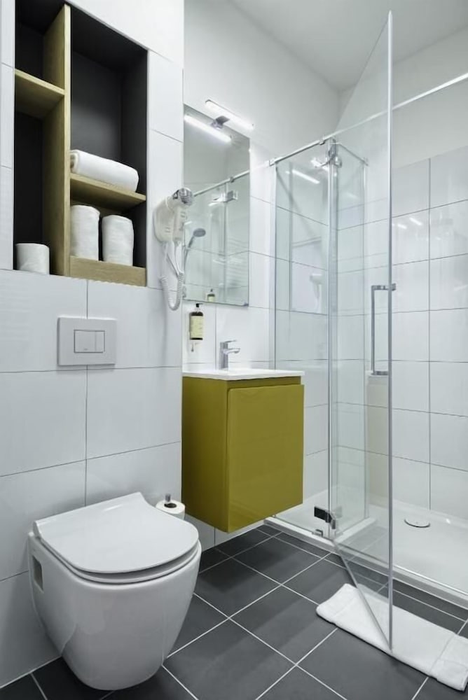 Standard Twin Room - Photo 3