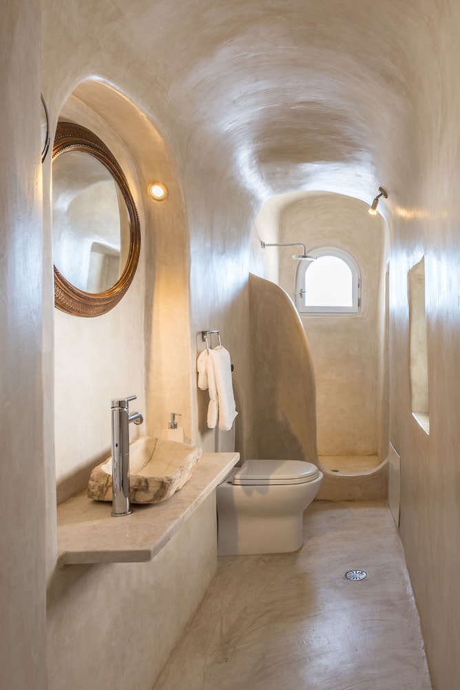 Family Suite, Jetted Tub (Caldera View) - Photo 13