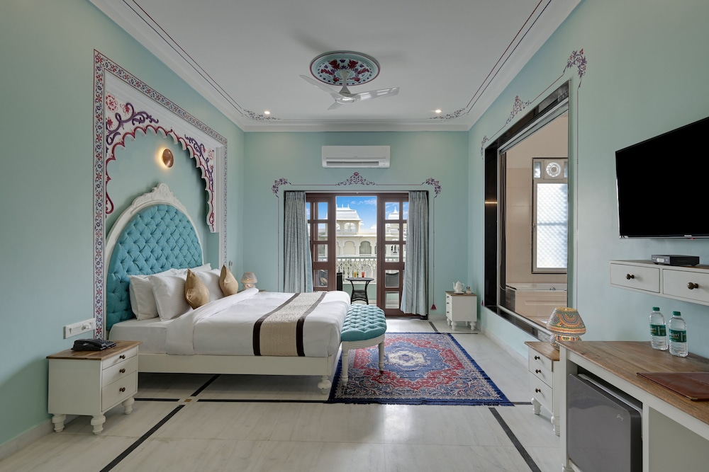 Luxury Suite - Photo 5