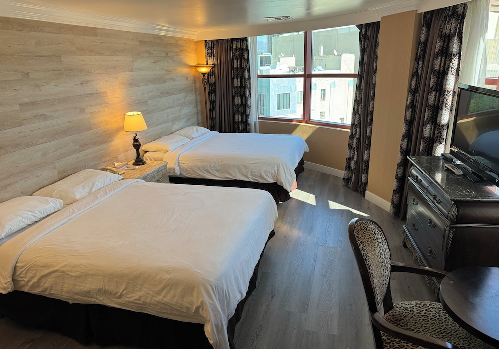 Deluxe Room, 2 Queen Beds photo 1
