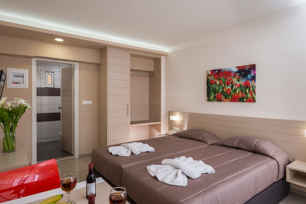 Standard Double Room - Photo 6