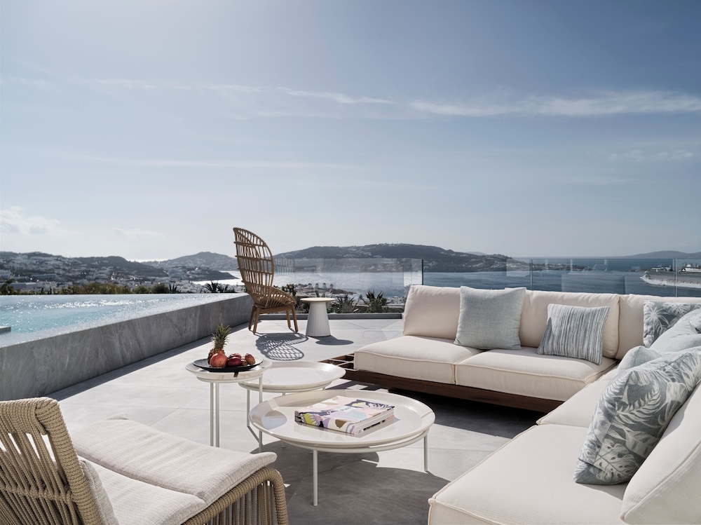 LAMDA Grand Suite with Private Pool & Sea View photo 2