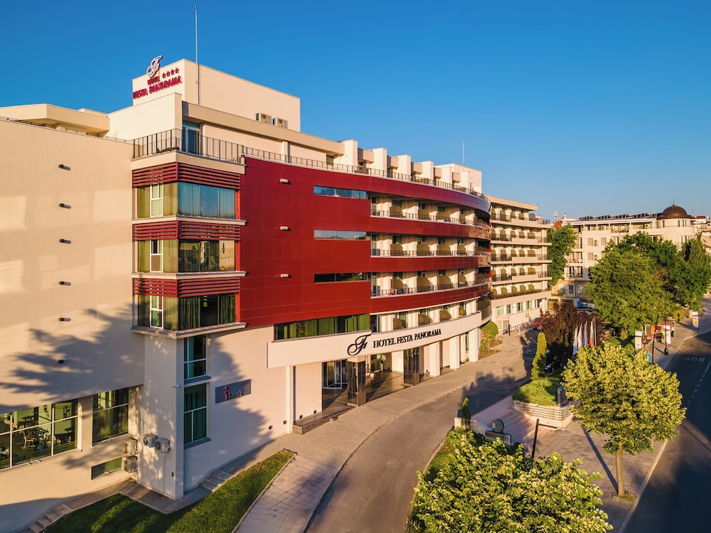 Deluxe Triple Room, City View