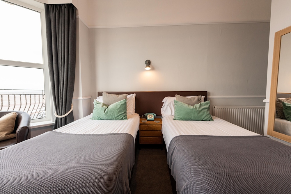 Twin Room, Partial Sea View photo 3