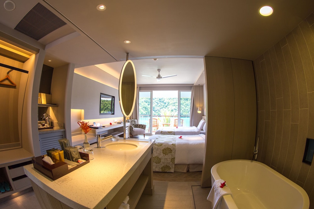 Deluxe Room, Ocean View - Photo 5