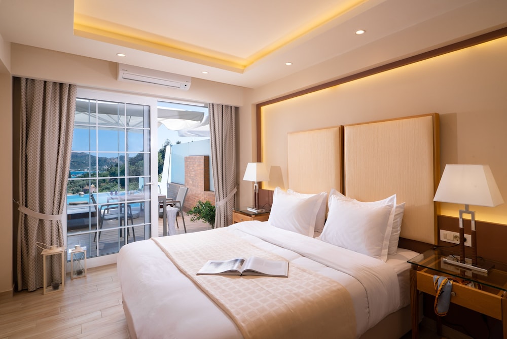 Suite, Private Pool, Sea View photo 2