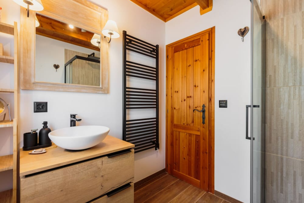 Family House, Multiple Bedrooms (Chalet Soleada) photo 3
