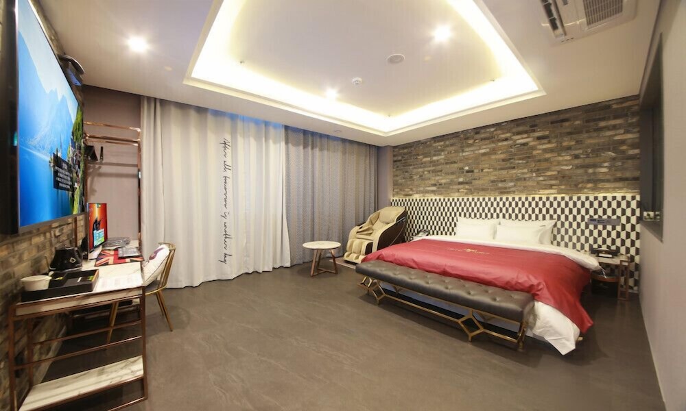 Deluxe Double Room - Photo 15