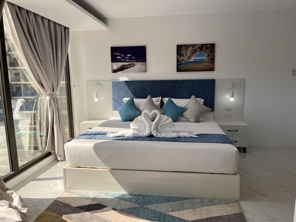 Deluxe Penthouse - Photo 5