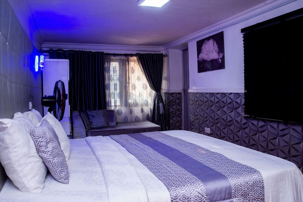 Executive Room - Photo 16