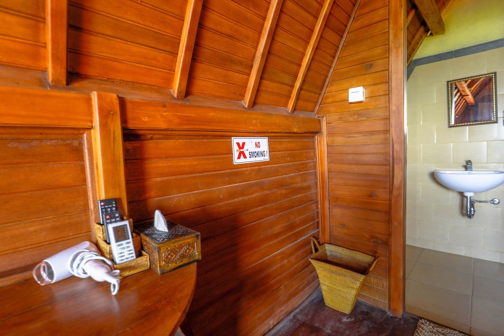 Deluxe Room - Photo 12