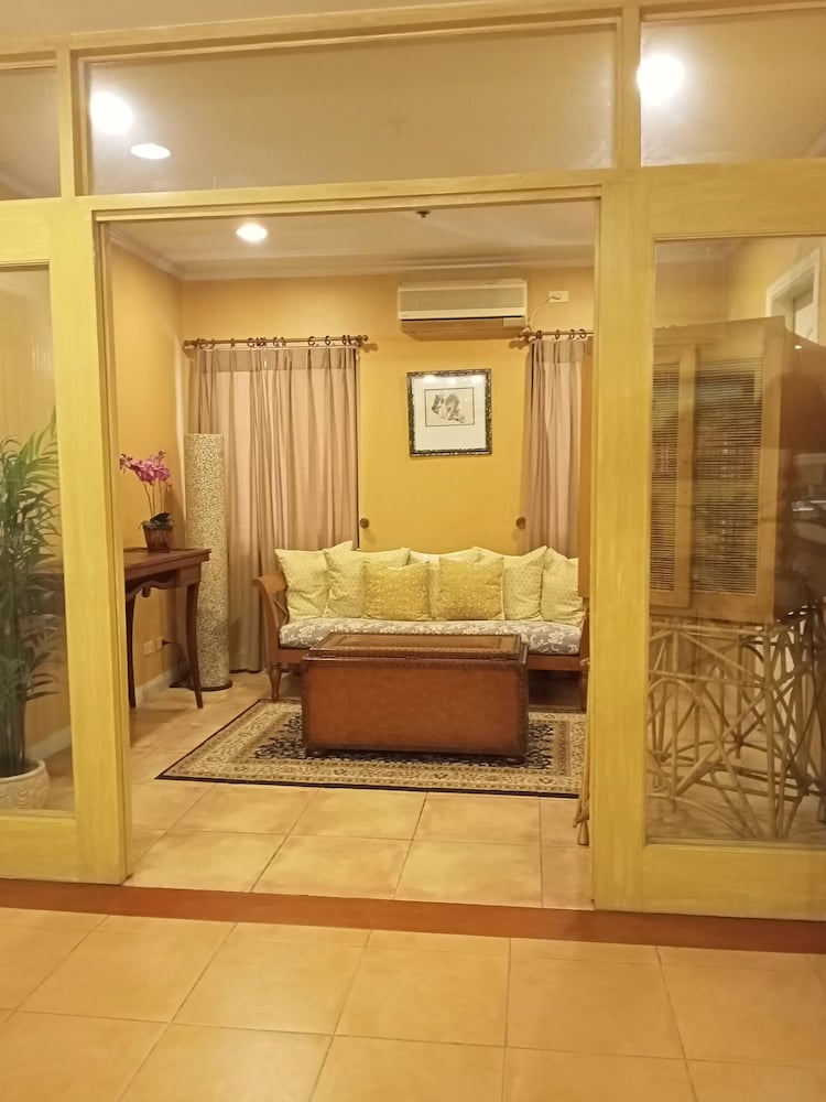 Luxury Condo, Mountainside photo 2