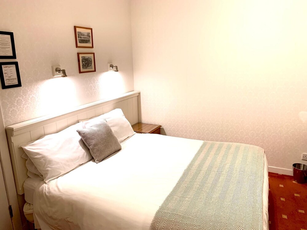 Classic Room, 1 King Bed