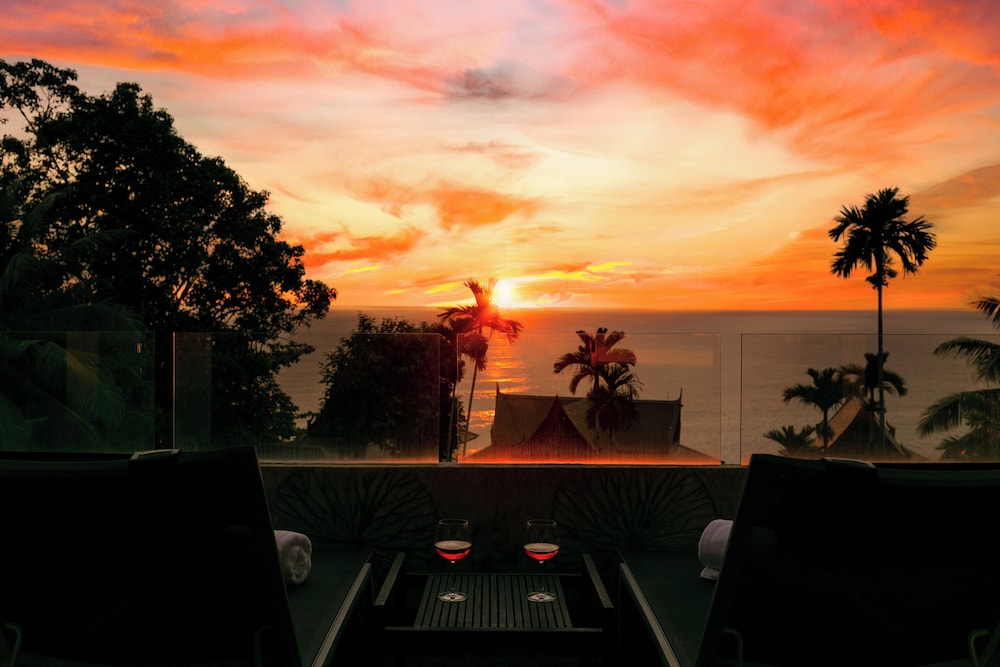 Deluxe Ocean View - Photo 15