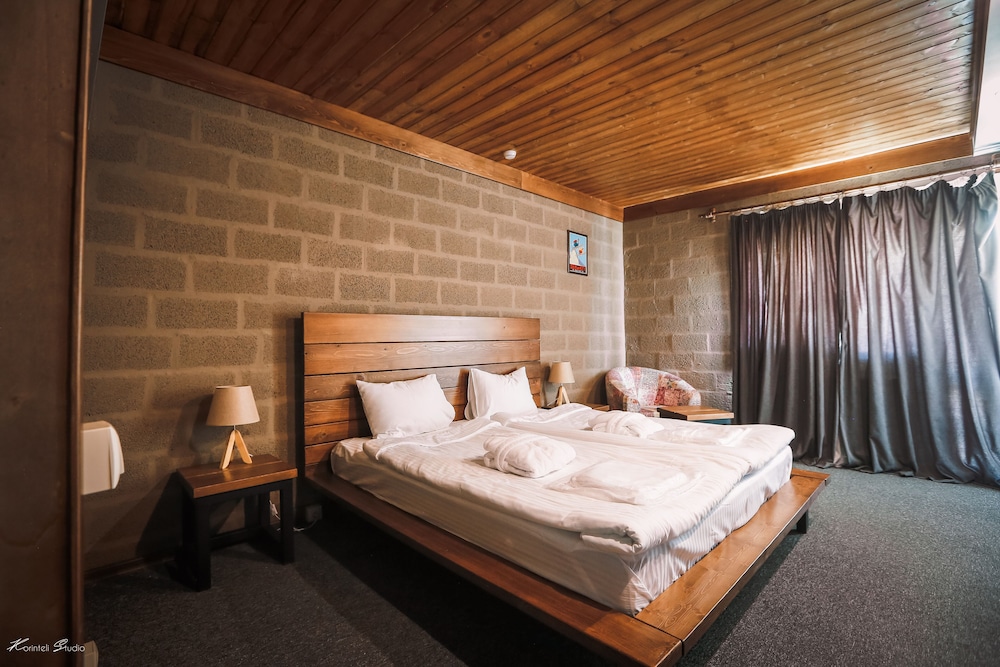 Deluxe Double Room, 1 King Bed photo 2