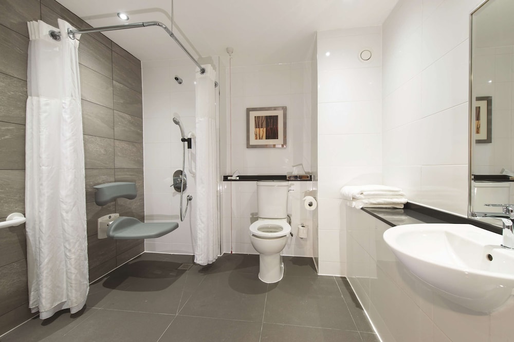 Twin Room, Accessible - Photo 4
