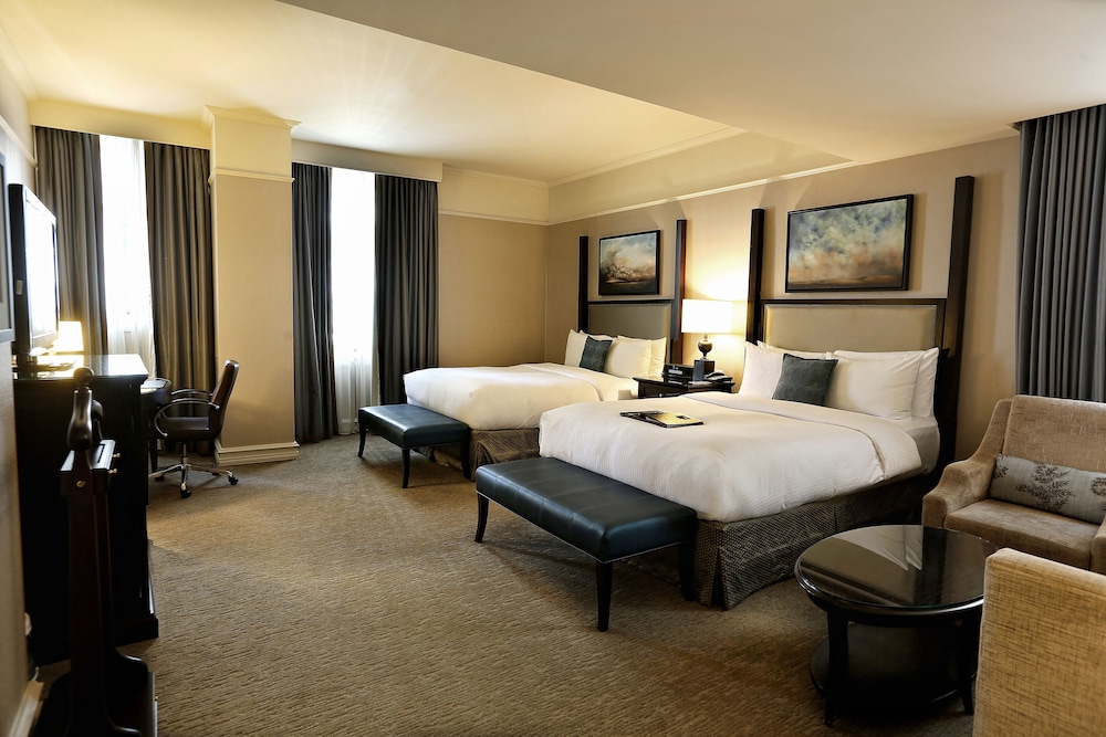 Fairmont Gold, Junior Suite, 2 Queen Beds, Non Smoking