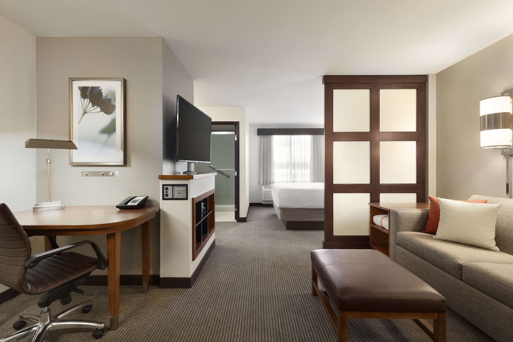 Room, 1 King Bed (High Floor) - Photo 4