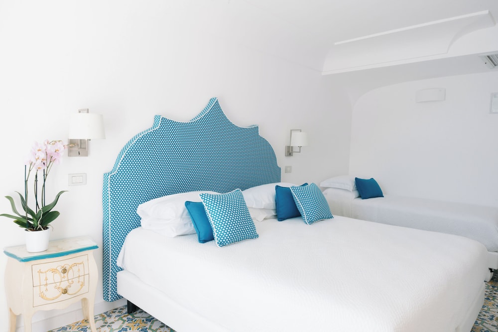 Superior Triple Room, Balcony, Sea View - Photo 2