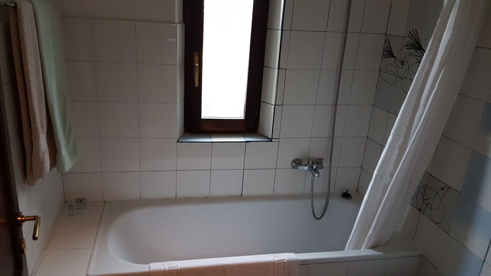 Classic Quadruple Room photo 3
