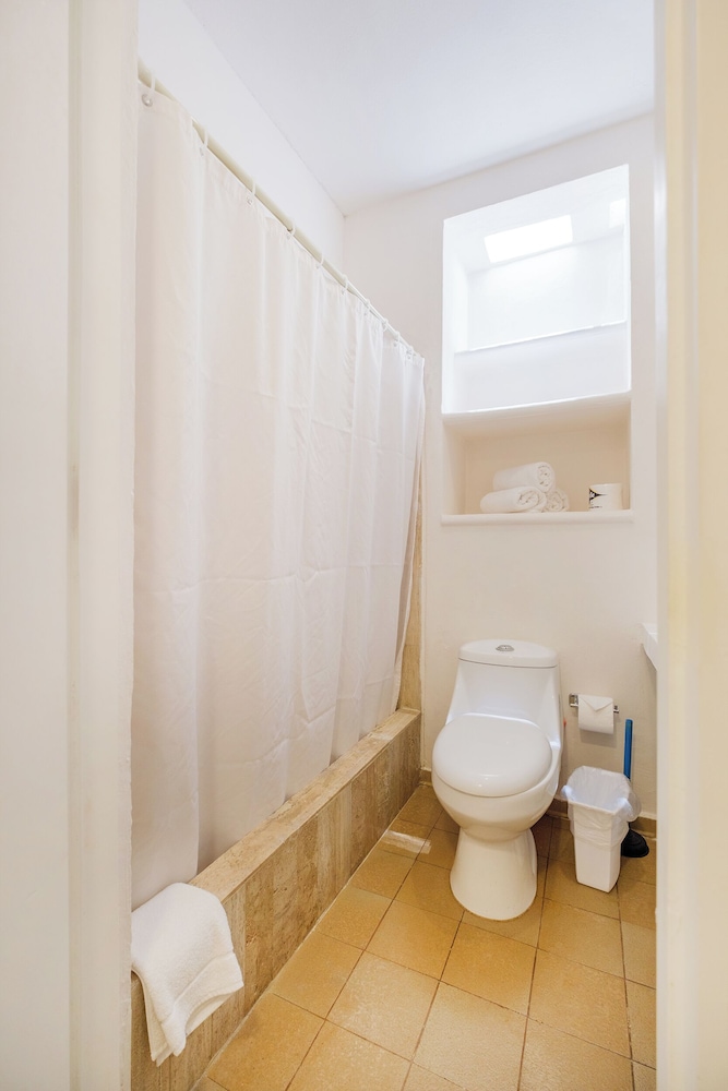 Basic Double Room, 1 Bedroom photo 2