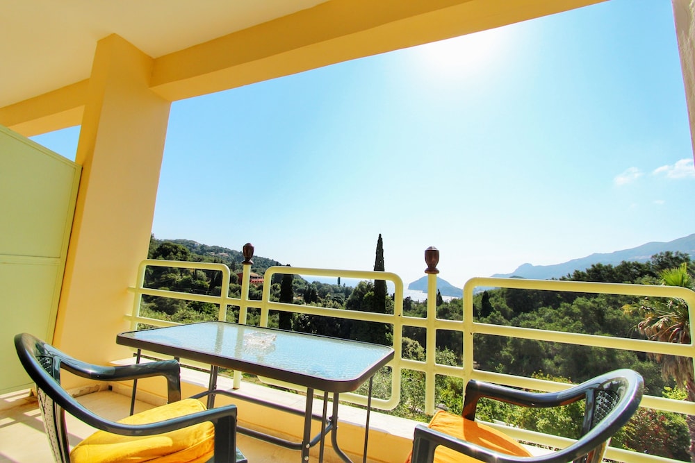 Triple Studio , Sea View photo 3