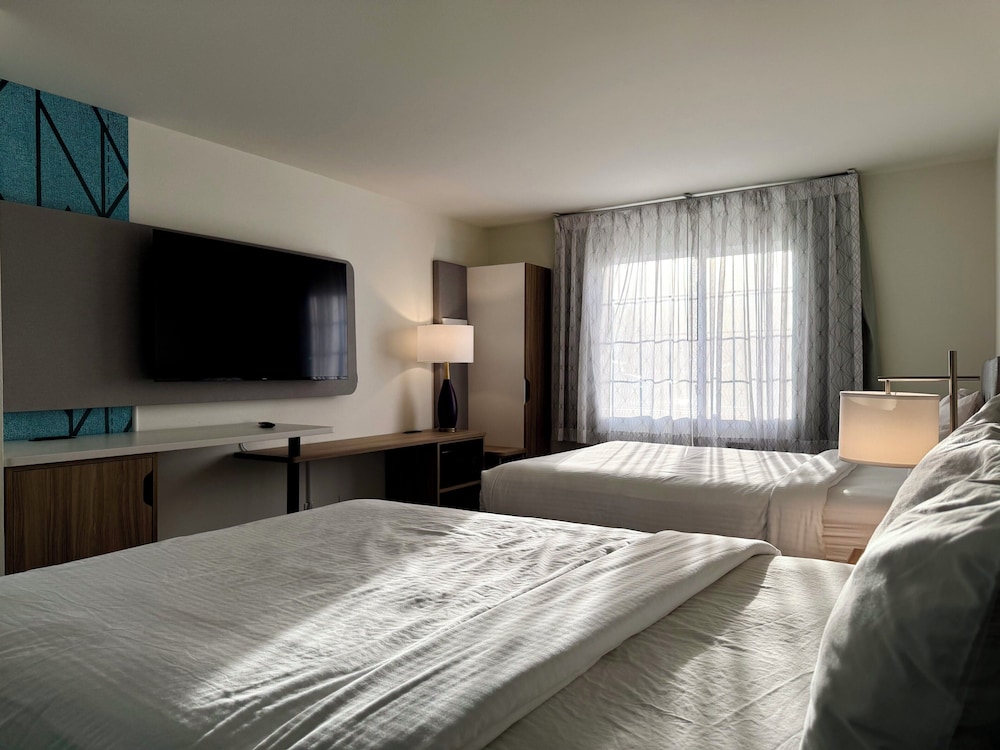 Room, 2 Queen Beds, Non Smoking photo 1
