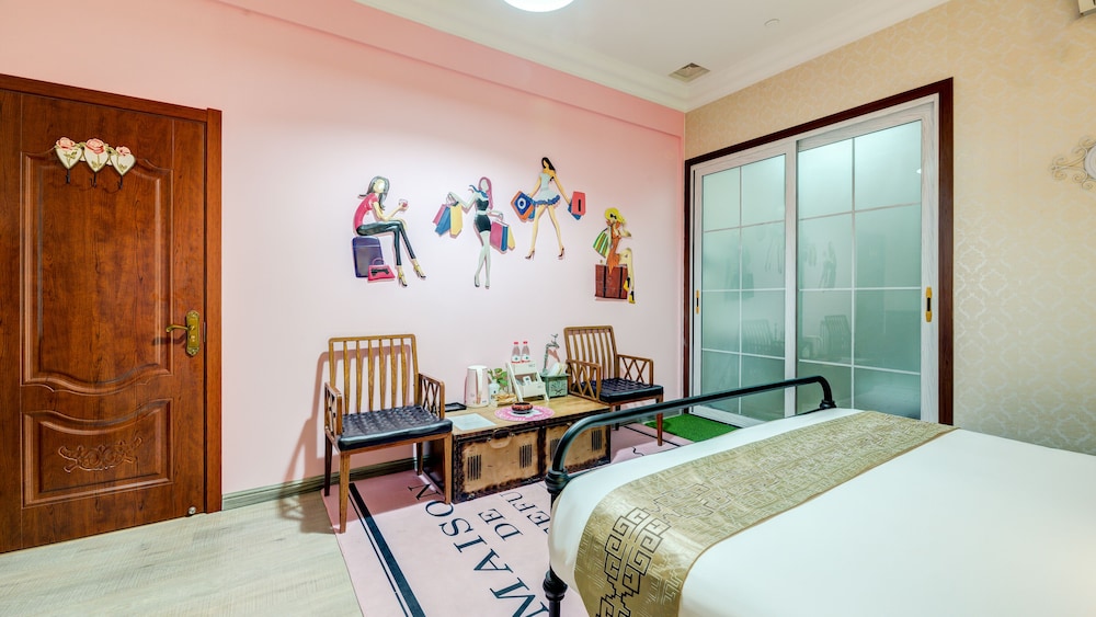 Classic Double Room (No Window Mainland-Chinese Citizen Only) photo 3