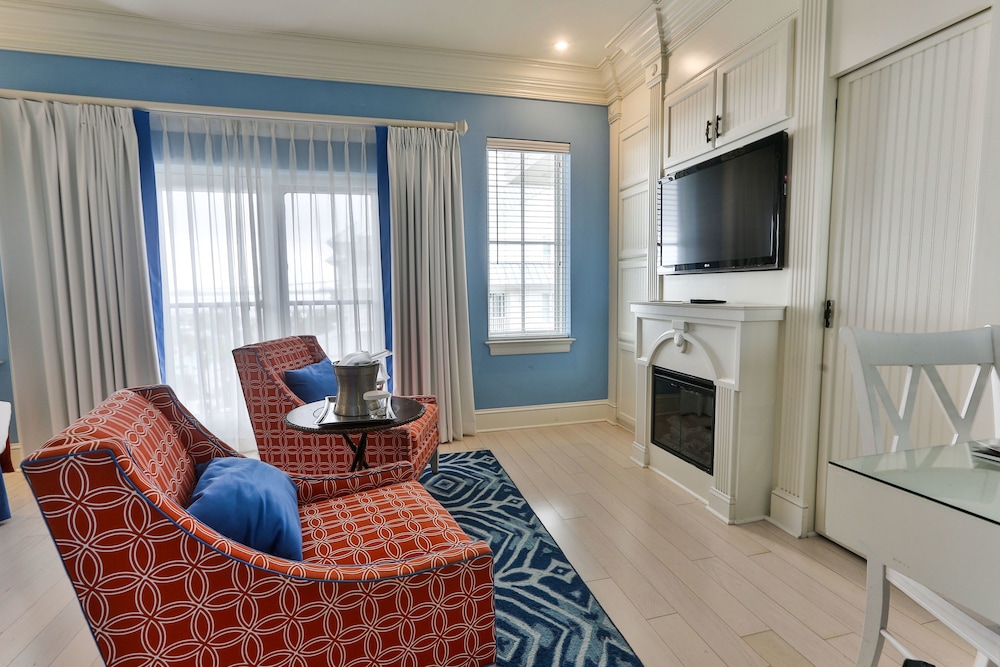 Superior King Harbor View with Jetted Tub & Fireplace - Photo 1