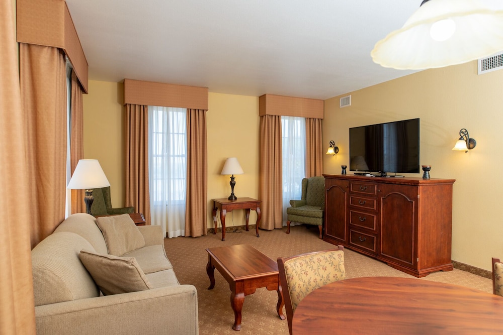Luxury Single Room, 1 King Bed (Historic City View) photo 2